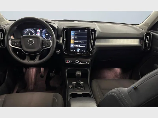Volvo XC40 (2021) — foto 2 van 15