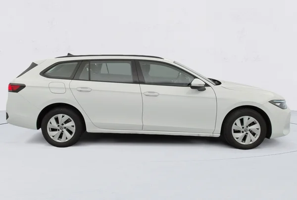 Volkswagen Passat SW (2024) — foto 24 van 27