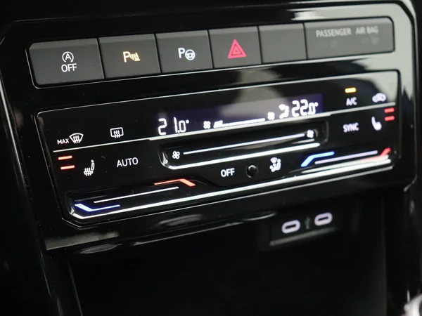 VOLKSWAGEN T-Cross (2024) — foto 2 van 18