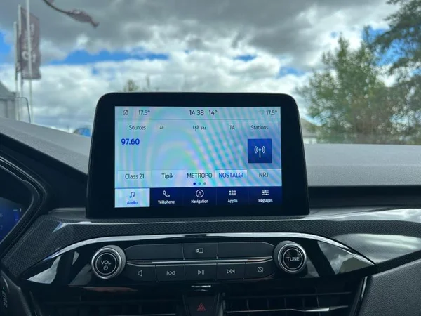 FORD Kuga (2021) — foto 9 van 31
