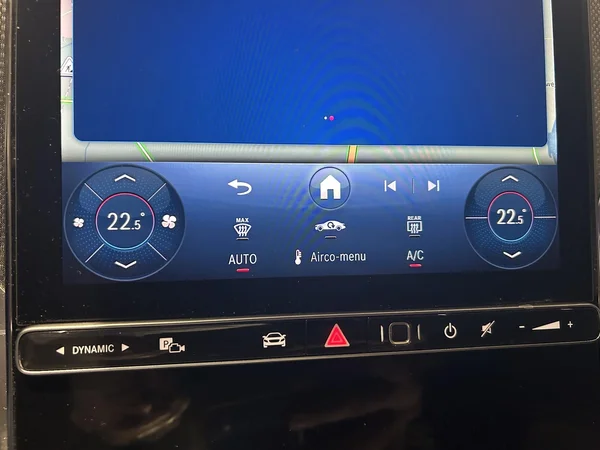Mercedes-Benz GLC (2026) — foto 6 van 29