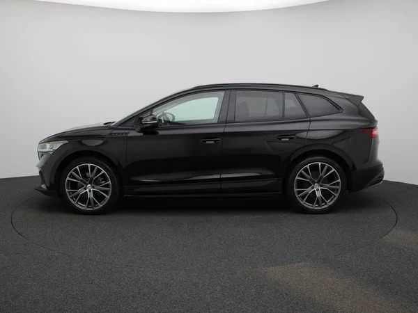 Škoda Enyaq iV (2023) — foto 34 van 43