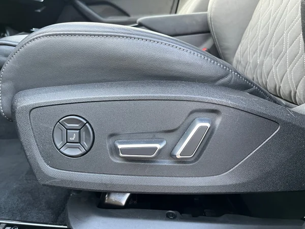 AUDI Q6 e-tron (2024) — foto 22 van 24