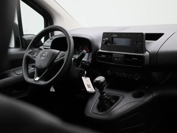 Opel Combo Life (2022) — foto 27 van 36