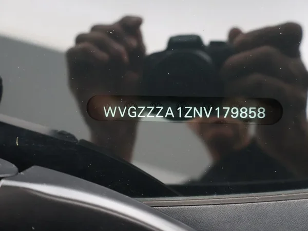 Volkswagen T-Roc (2022) — foto 20 van 28