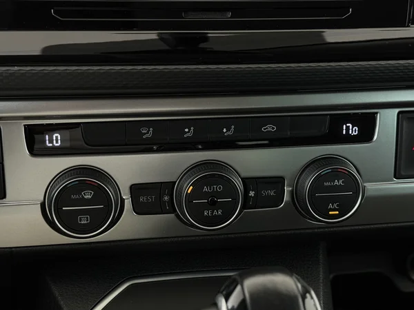 VOLKSWAGEN California (2021) — foto 17 van 26