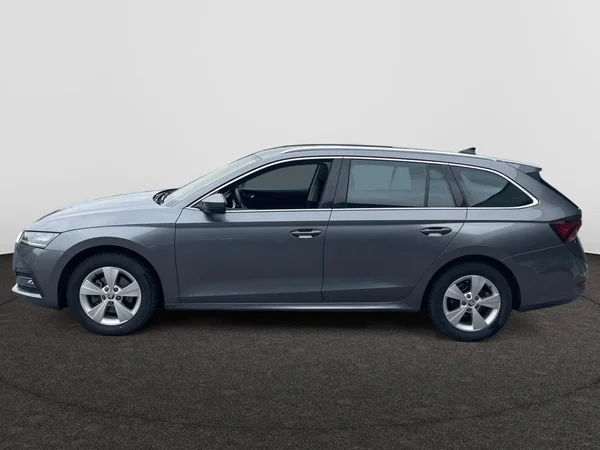 SKODA Octavia Combi (2023) — foto 14 van 21