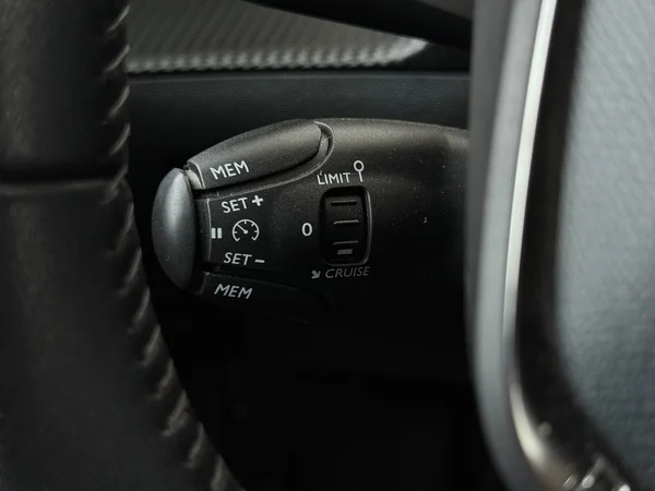PEUGEOT e-2008 (2020) — foto 9 van 31