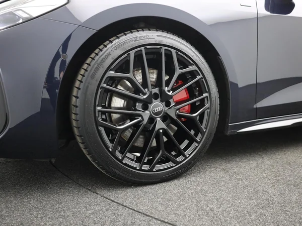 AUDI A5 Avant e-hybrid (PHEV) (2025) — foto 4 van 23