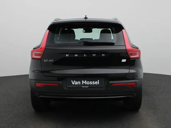 Volvo XC40 (2023) — foto 41 van 45