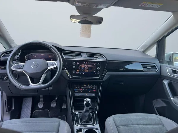 VOLKSWAGEN Touran Dsl (2024) — foto 5 van 26