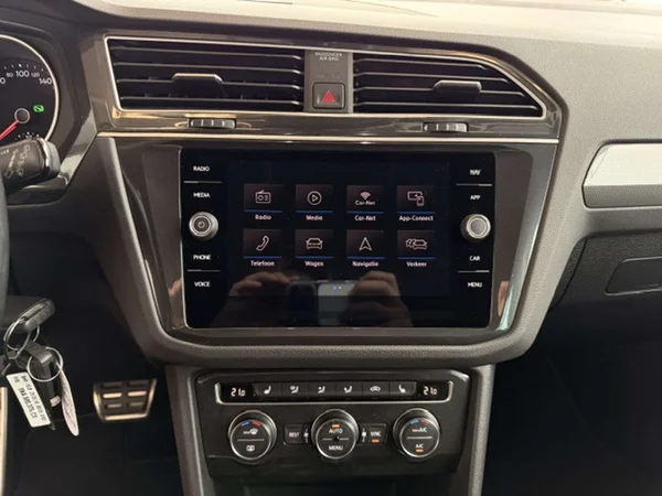 Volkswagen Tiguan (2019) — foto 5 van 22