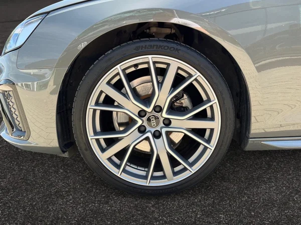 AUDI A4 Avant (2024) — foto 14 van 22