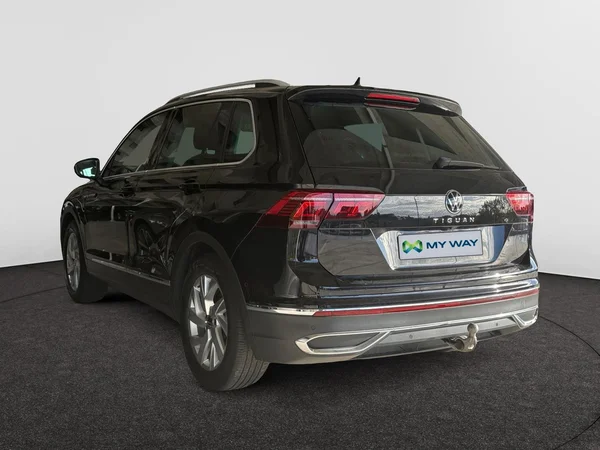 VOLKSWAGEN Tiguan (2021) — foto 18 van 24