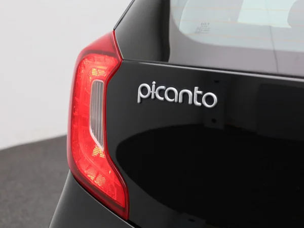 Kia Picanto (2022) — foto 24 van 33