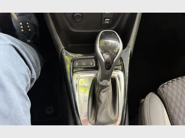 Opel Crossland X (2020) — foto 9 van 20
