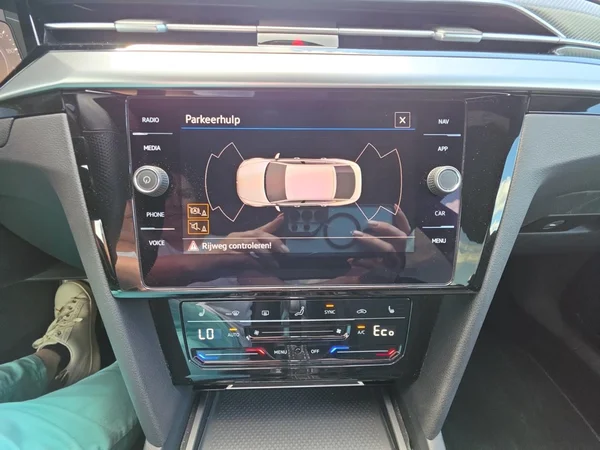 VOLKSWAGEN Arteon eHybrid (PHEV) (2022) — foto 5 van 24