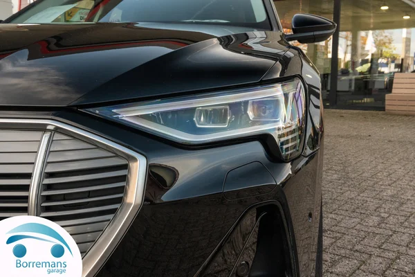 Audi e-tron (2022) — foto 30 van 33