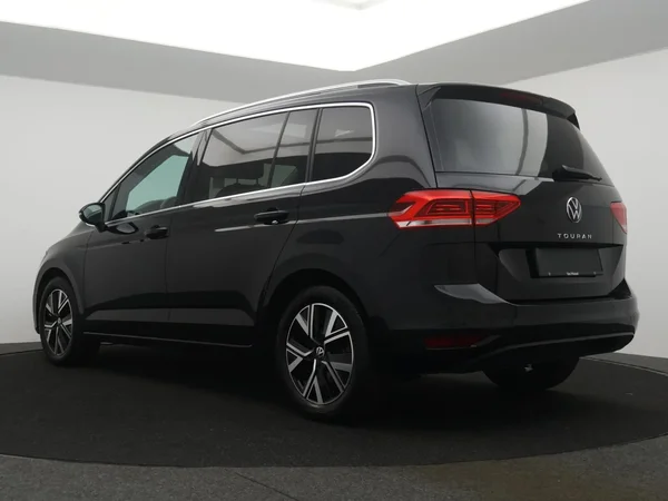 Volkswagen Touran (2021) — foto 28 van 28