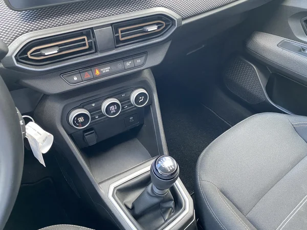 Dacia Sandero Stepway (2025) — foto 2 van 22