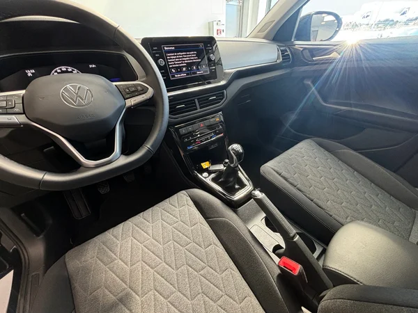 VOLKSWAGEN T-Cross (2025) — foto 13 van 24