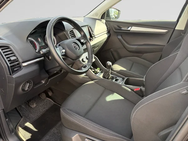SKODA Karoq (2022) — foto 9 van 12