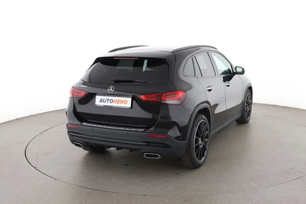 Mercedes-Benz GLA-Klasse (2023) — foto 12 van 16