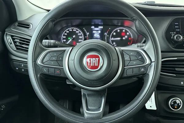 Fiat Tipo Hatchback (2021) — foto 2 van 16