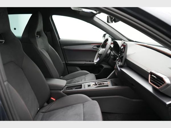 CUPRA Formentor e-Hybrid (PHEV) (2025) — foto 2 van 35
