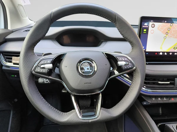 SKODA Enyaq Coupé (2025) — foto 2 van 37