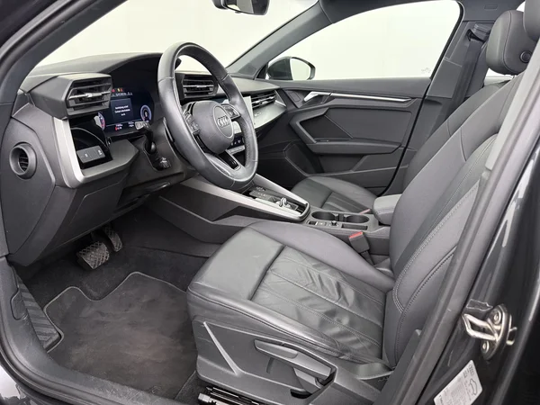 AUDI A3 (2021) — foto 2 van 24