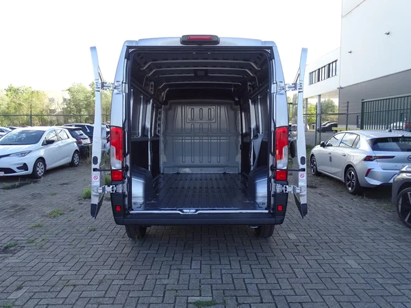 Opel Movano (2026) — foto 28 van 28
