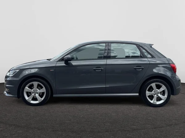 AUDI A1 Sportback (2016) — foto 12 van 24