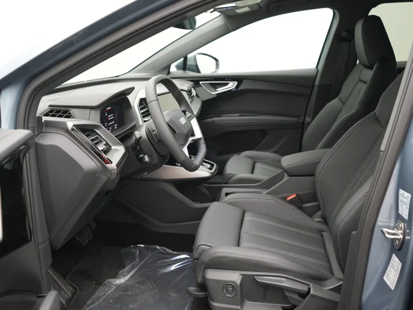 AUDI Q4 e-tron (2025) — foto 3 van 20