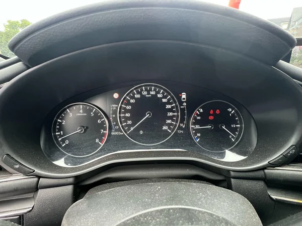 Mazda 3 (2021) — foto 4 van 17