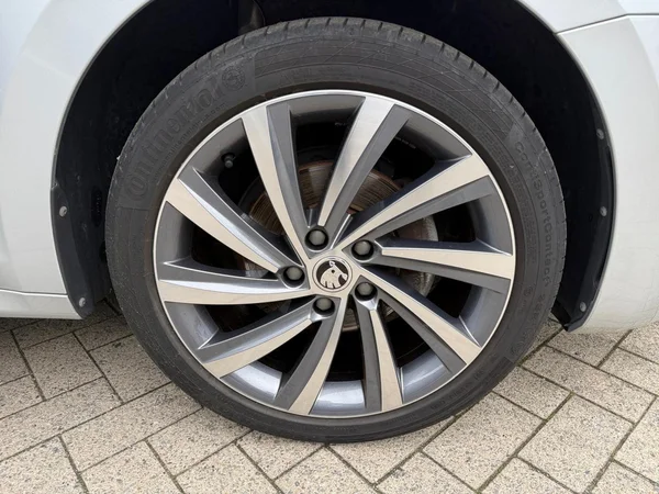 SKODA Octavia Combi (2021) — foto 17 van 24