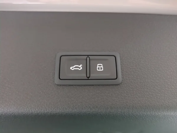 AUDI Q8 e-tron Sportback (2025) — foto 17 van 17