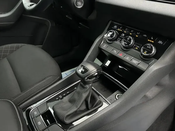 Skoda Karoq (2021) — foto 5 van 22