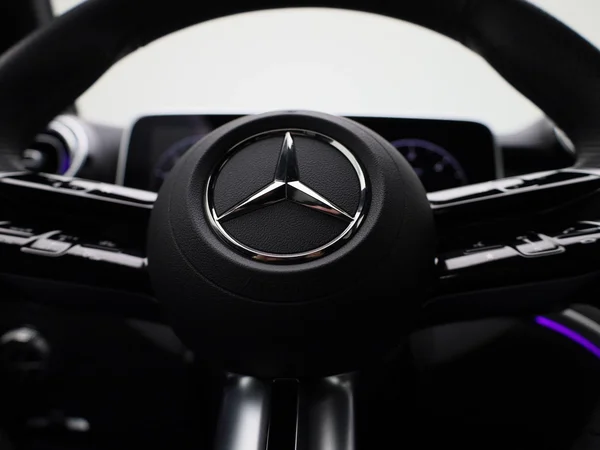 Mercedes-Benz GLC (2025) — foto 21 van 50