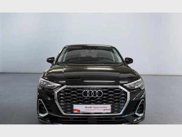 Audi Q3 Sportback (2020) — foto 12 van 27
