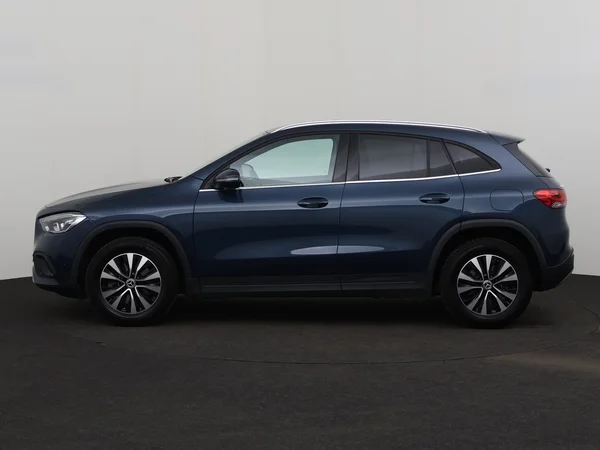 MERCEDES GLA 250 (2022) — foto 12 van 33