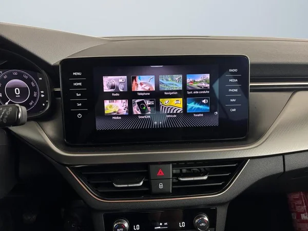 SKODA Kamiq (2020) — foto 8 van 27