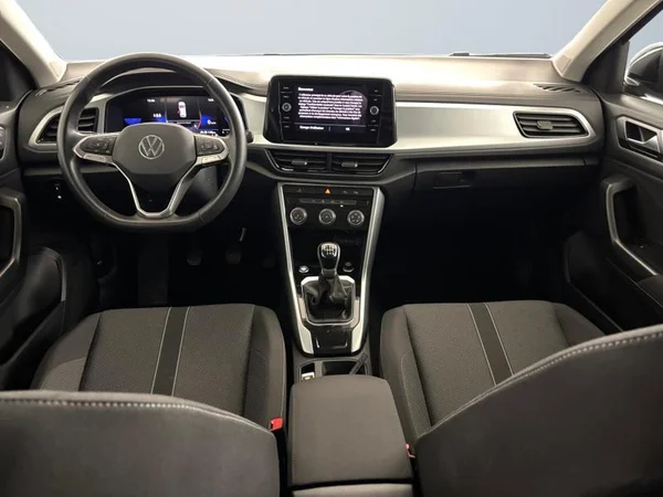 VOLKSWAGEN T-Roc (2024) — foto 4 van 23