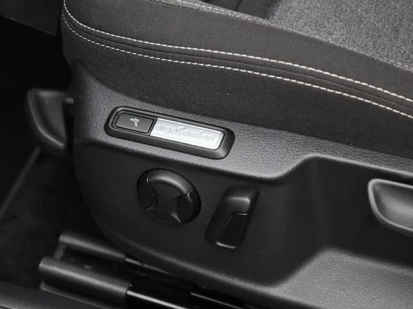 Volkswagen Passat (2024) — foto 28 van 44