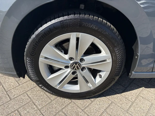 VOLKSWAGEN Golf VIII (2024) — foto 16 van 24