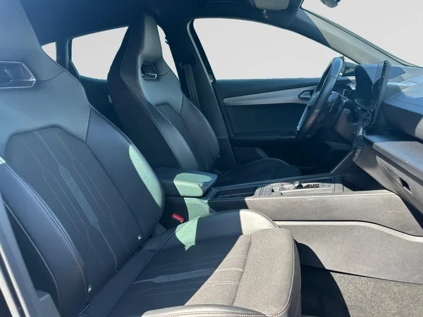 CUPRA Formentor e-Hybrid (PHEV) (2023) — foto 13 van 21