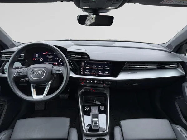 AUDI A3 Sedan (2024) — foto 2 van 28