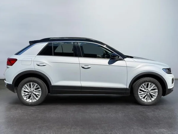 VOLKSWAGEN T-Roc (2019) — foto 25 van 30