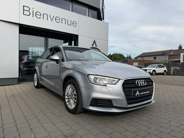 Audi A3 (2016) — foto 13 van 19