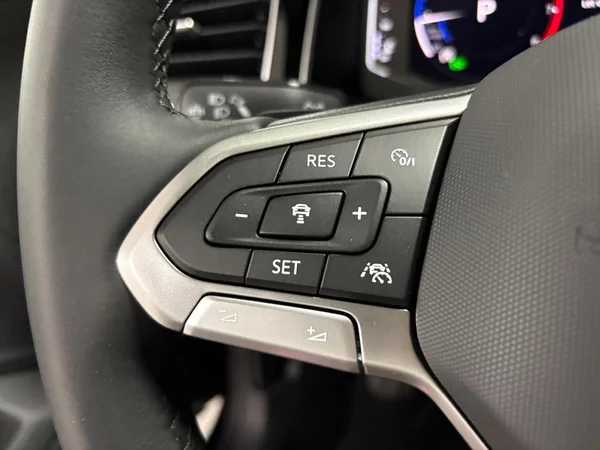 VOLKSWAGEN Polo (2026) — foto 2 van 15